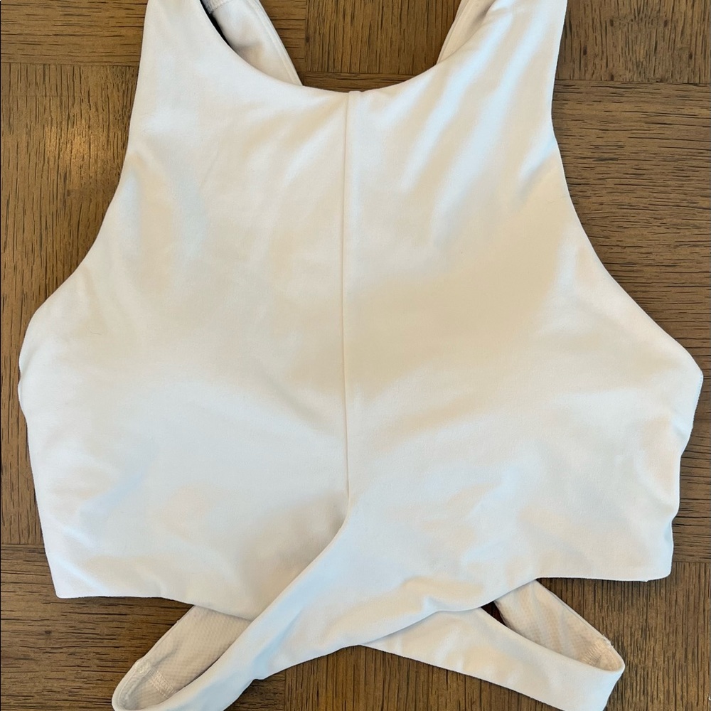 Athleta Conscious Cut Out Crop